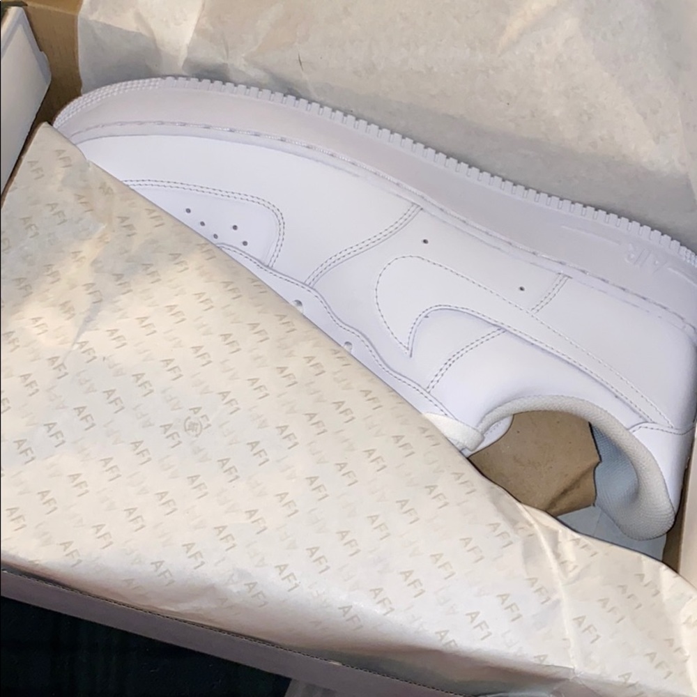 AIR FORCE 1 BRAND NEW